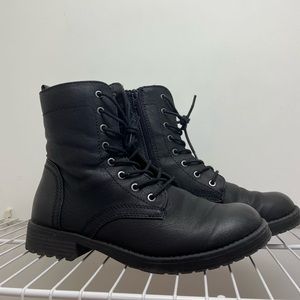 Amazon Essentials Combat Boots